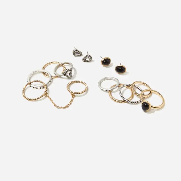 BRAND NEW Stud Earrings & Rings Set - Picture 2 of 2